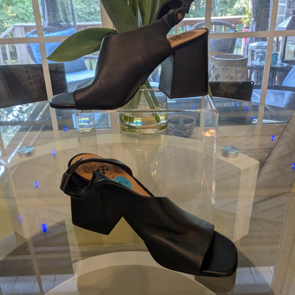 Vince Camuto Salaweigh Black Leather Women's Sandals 7.5 NWOT - Picture 3 of 8